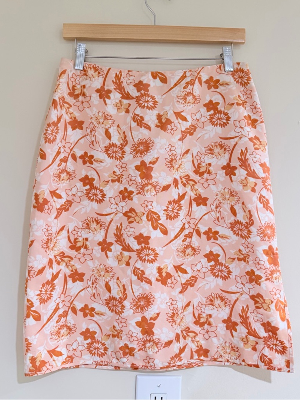 Casual Corner Peach and Orange Floral Pencil Skirt Y2K